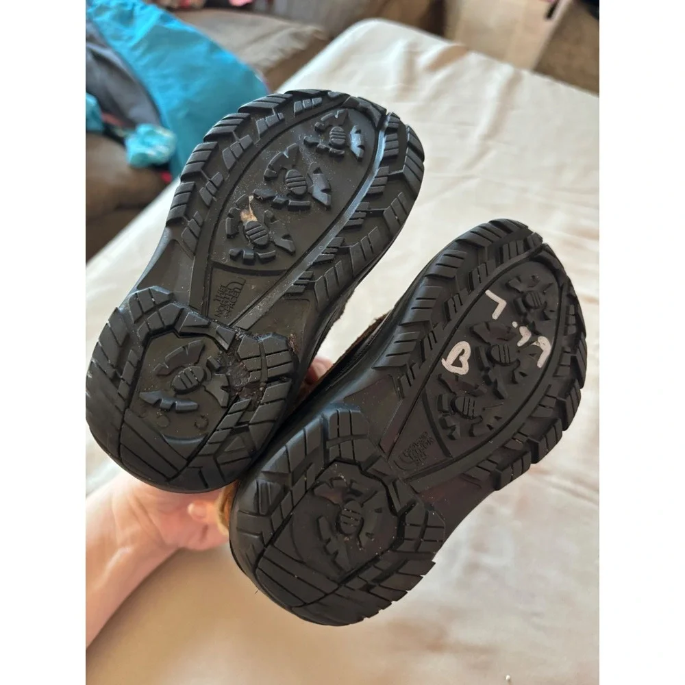 The North Face Toddler Alpenglow IV Waterproof Winter Boots Brown Black Size 7